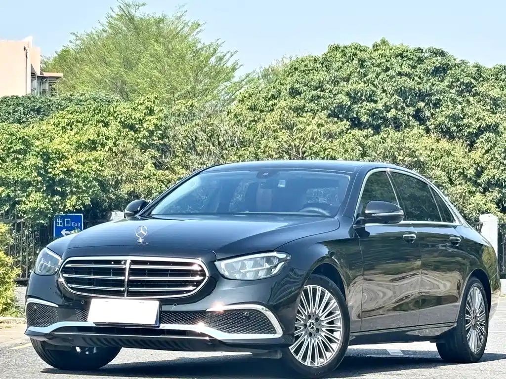 Mercedes-Benz E-Class 2023 — фото 1