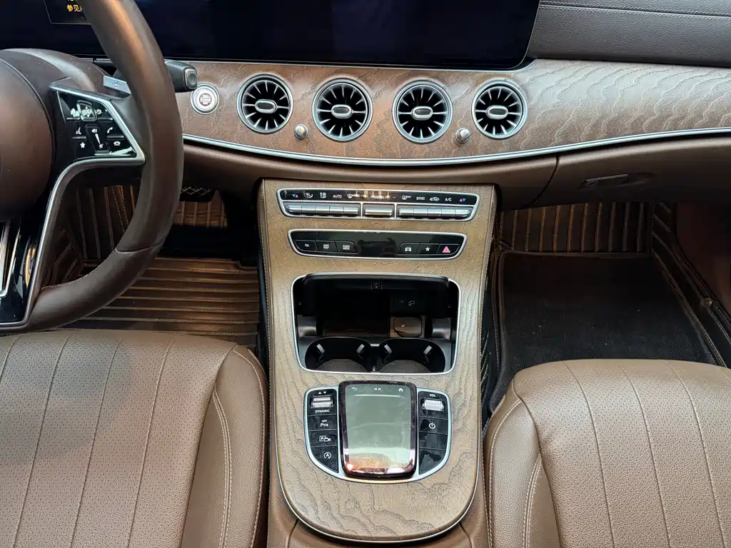 Mercedes-Benz E-Class 2020 — фото 10