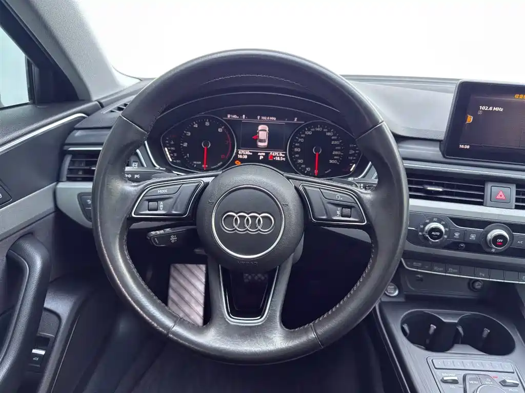 Audi A4L 2019 — фото 7