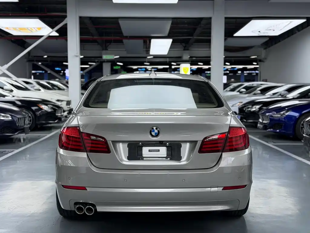 BMW 5 Series 2012 — фото 11