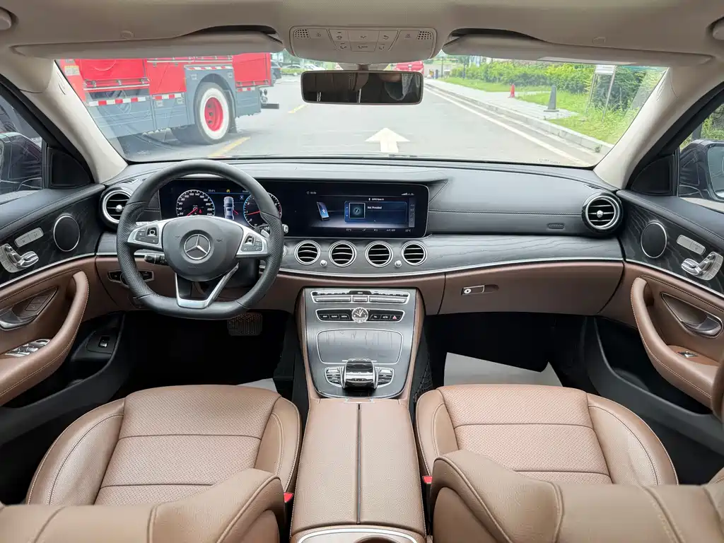 Mercedes-Benz E-Class 2018 — фото 14