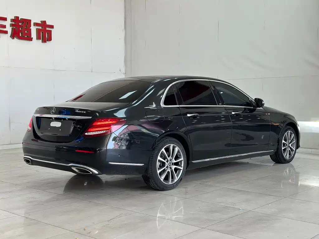 Mercedes-Benz E-Class 2020 — фото 18