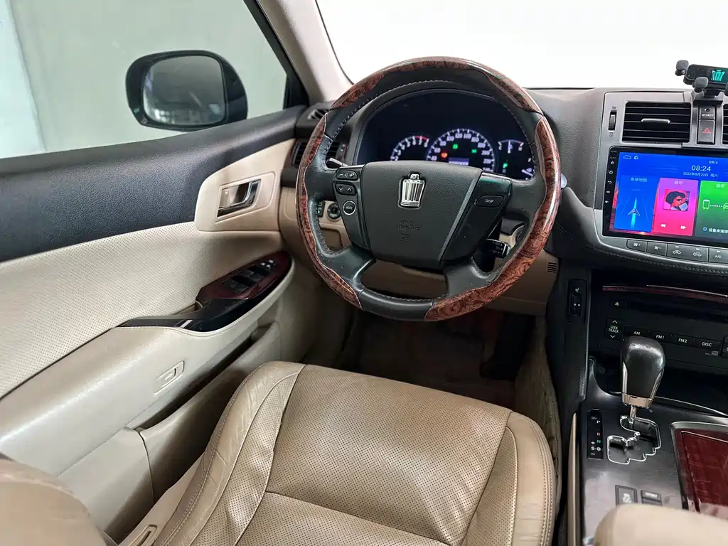Toyota Crown 2012 — фото 10