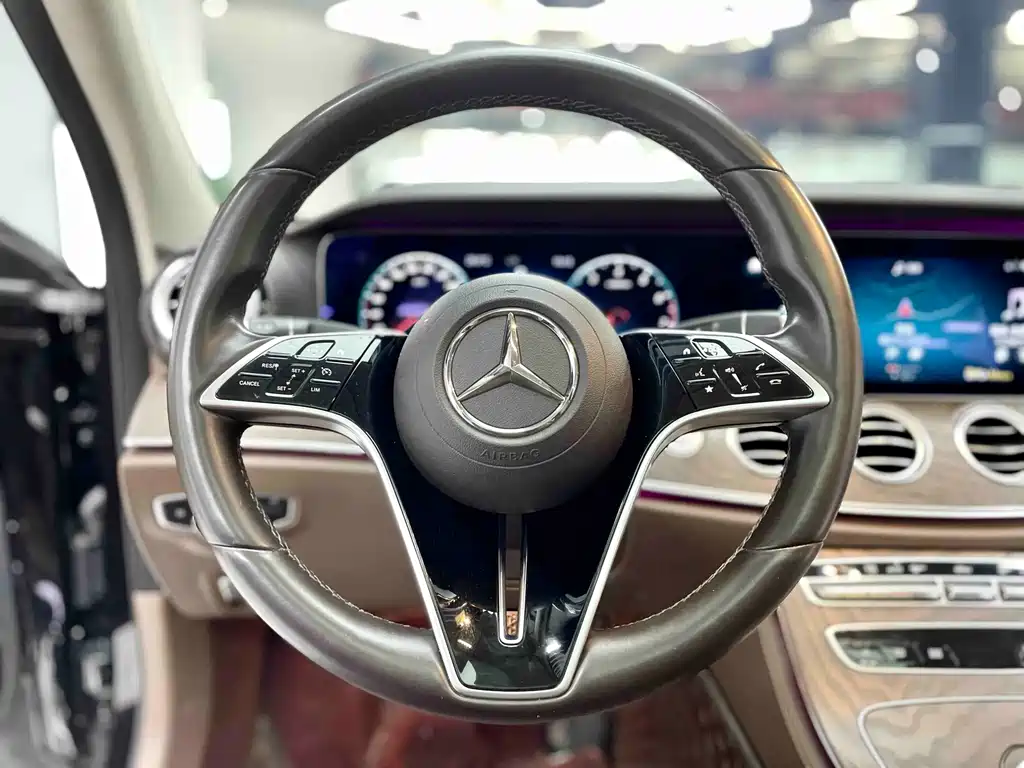 Mercedes-Benz E-Class 2020 — фото 15