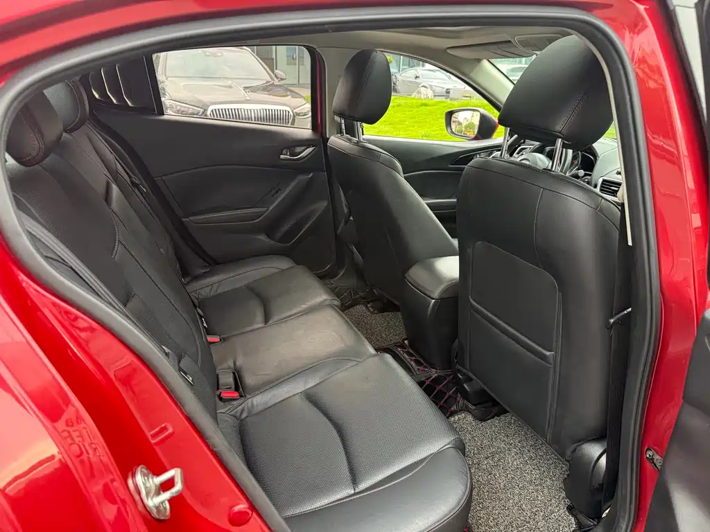 Mazda 3 Axela 2016 — фото 14