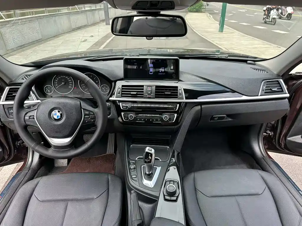 BMW 3 Series 2016 — фото 9