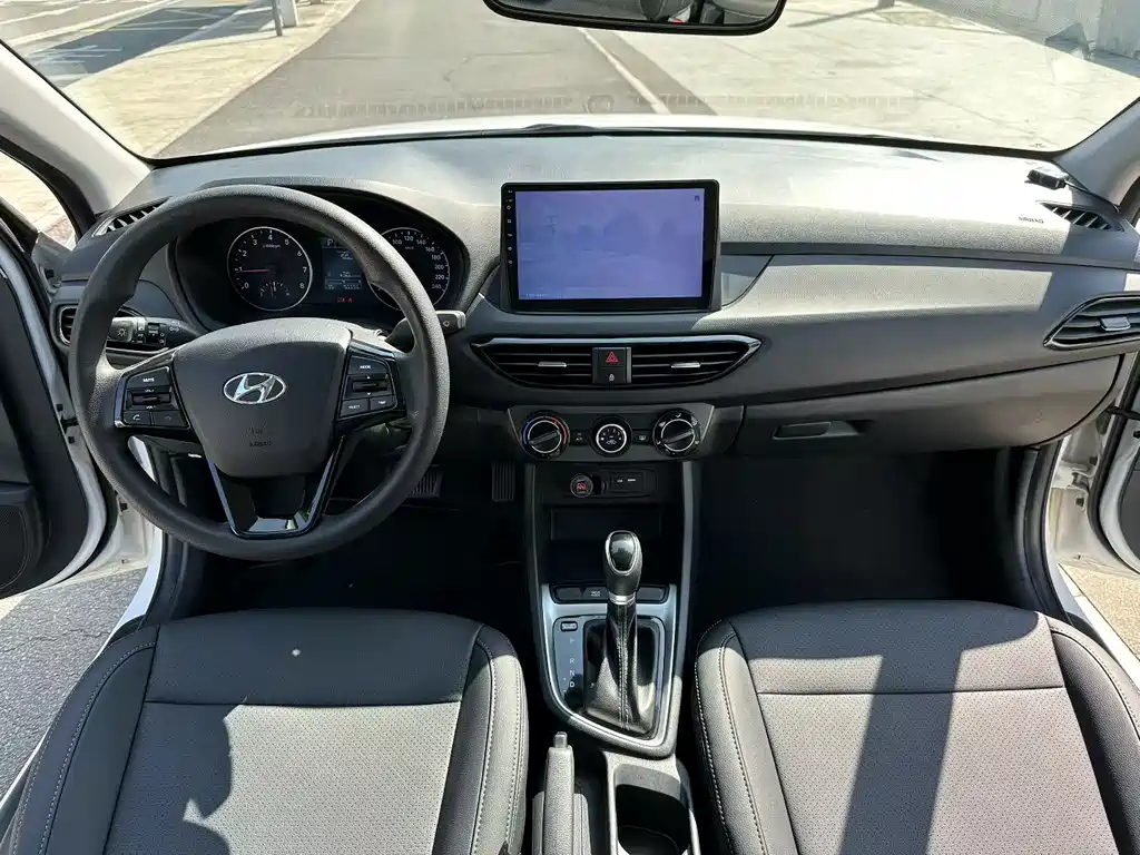 Hyundai Elantra 2021 — фото 7