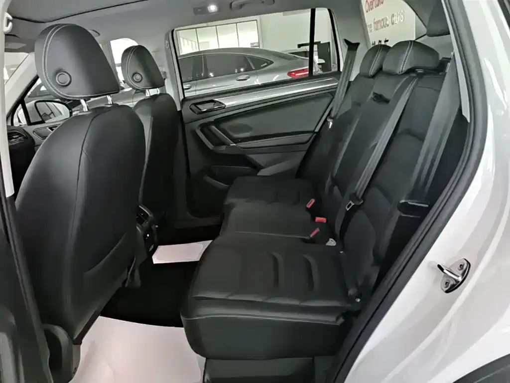Volkswagen Tiguan L 2021 — фото 17