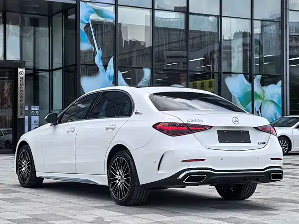 Mercedes-Benz C-Class 2024