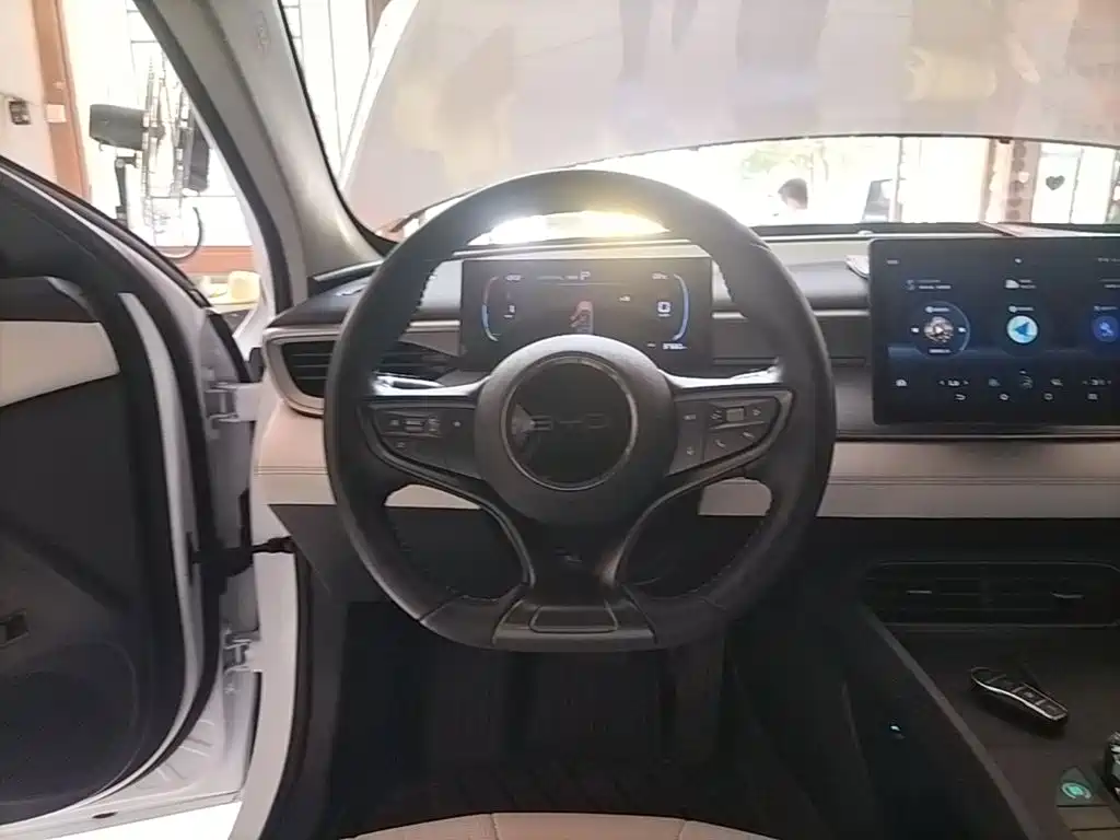BYD Seal 05 DM-i 2025 — фото 11
