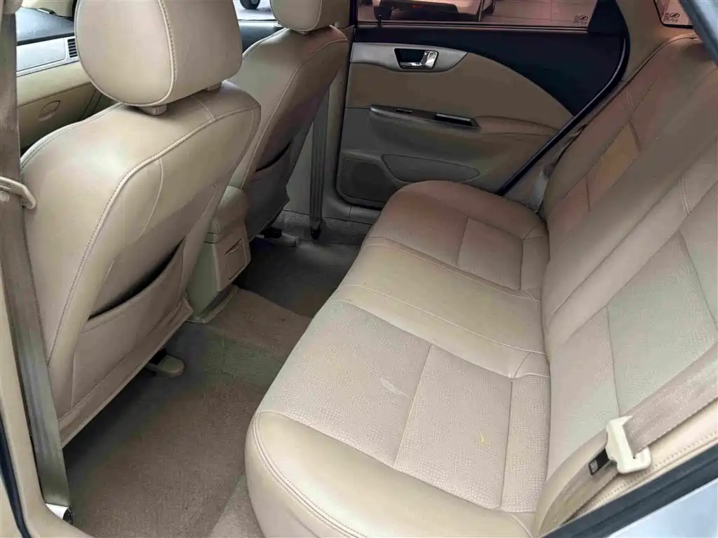 Buick Excelle 2012 — фото 13