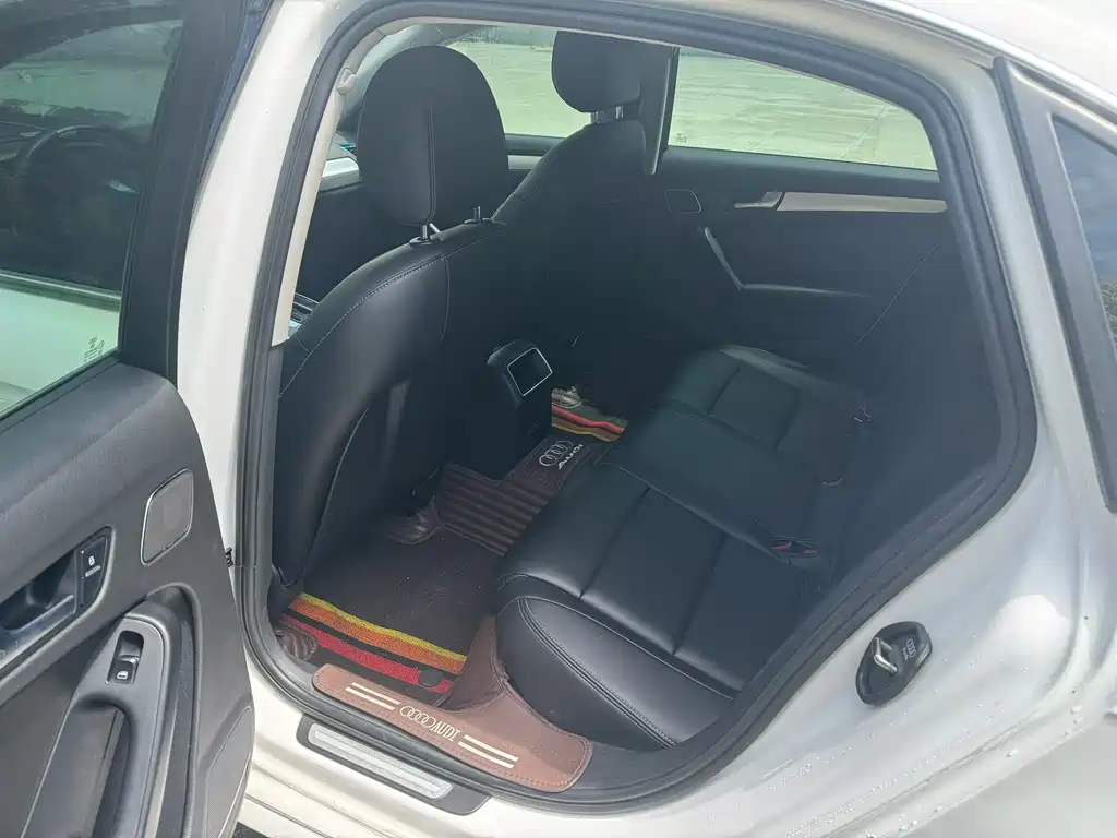 Audi A4L 2015