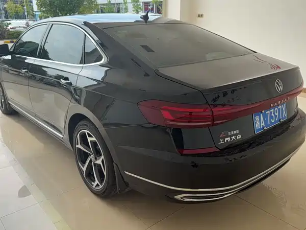 Volkswagen Passat 2025