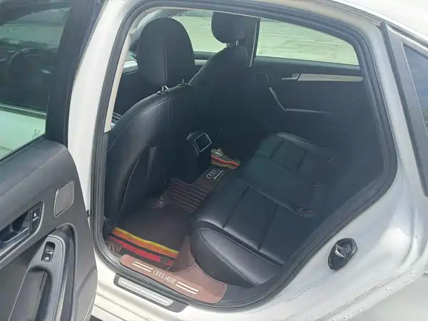 Audi A4L 2015