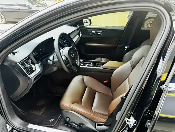 Volvo S60 2024