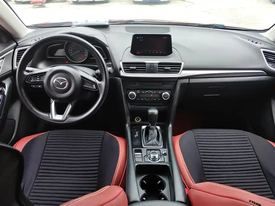 Mazda 3 Axela 2019 — фото 12