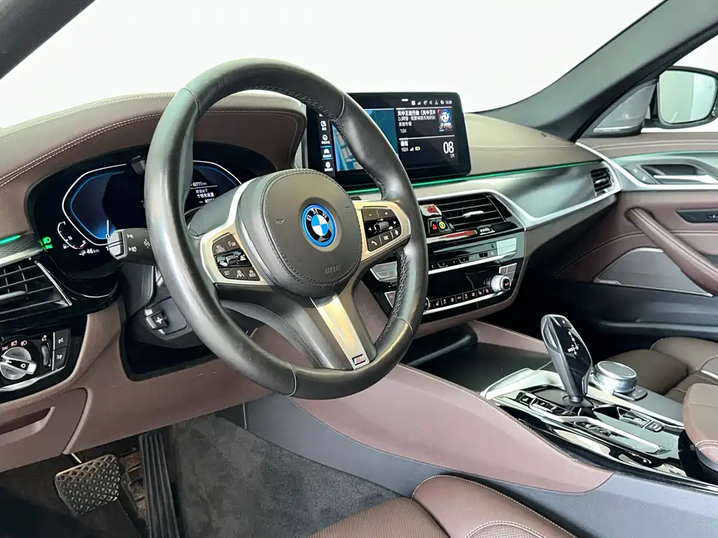 BMW 5 Series New Energy 2022 — фото 10