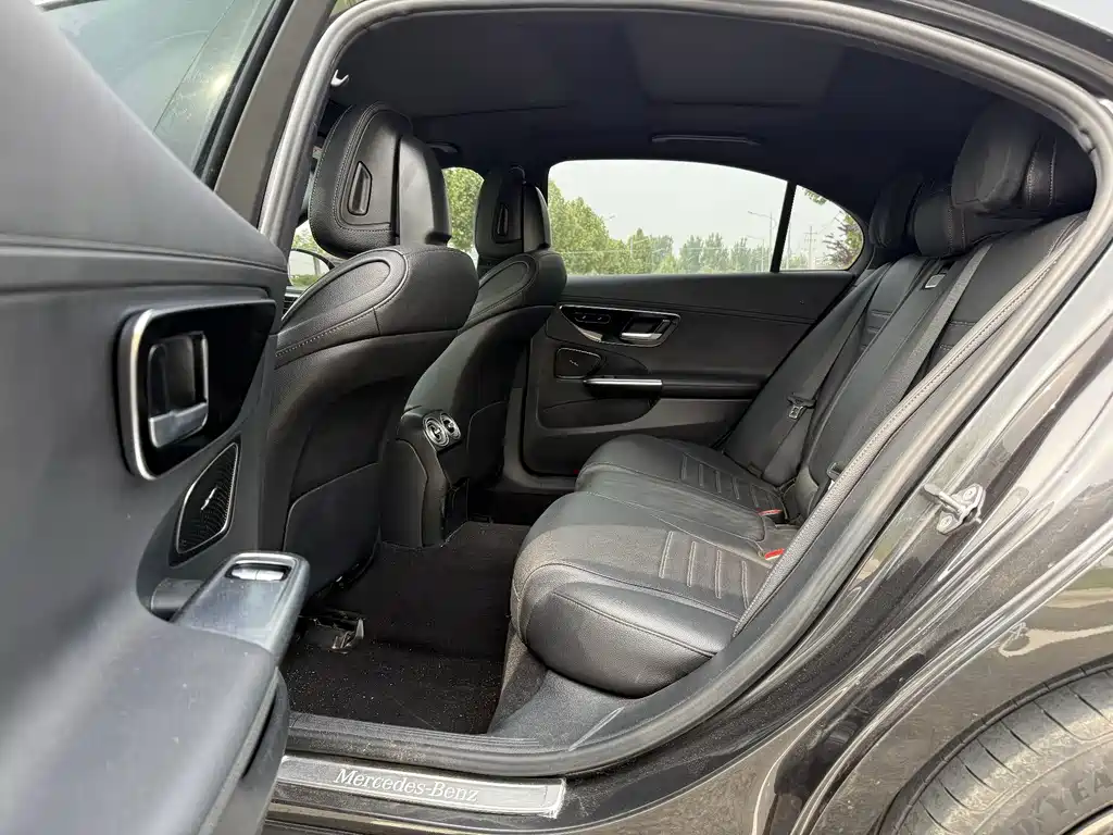 Mercedes-Benz C-Class 2022 — фото 6