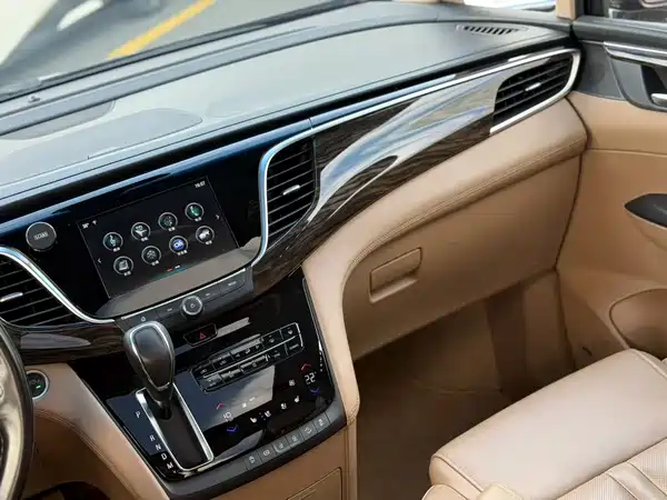 Buick GL8 2017