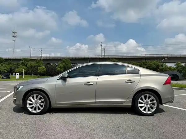 Volvo S60 2015