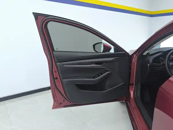 Mazda 3 Axela 2022
