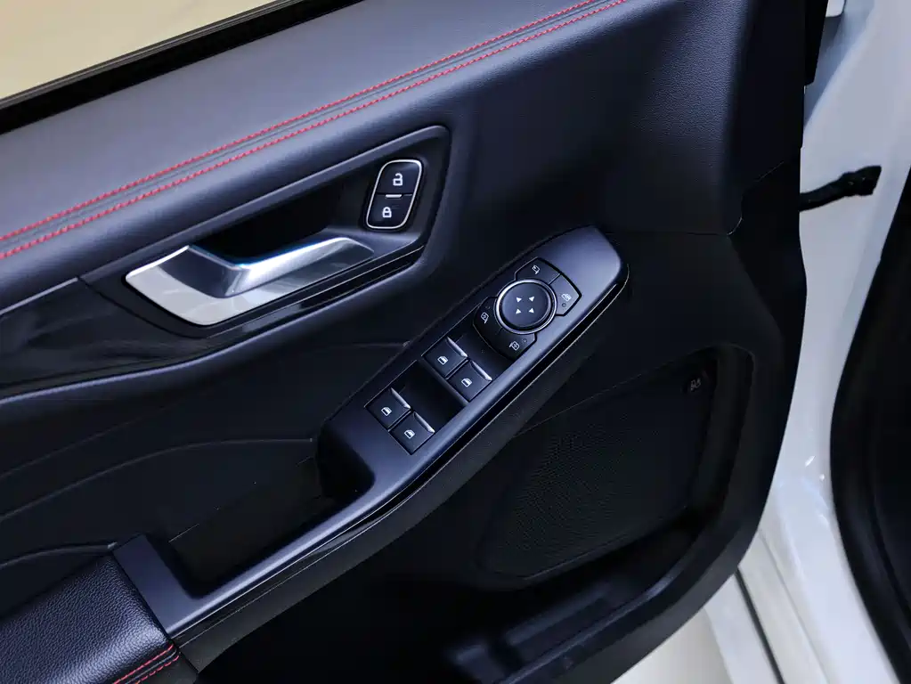 Ford Escape 2021 — фото 15