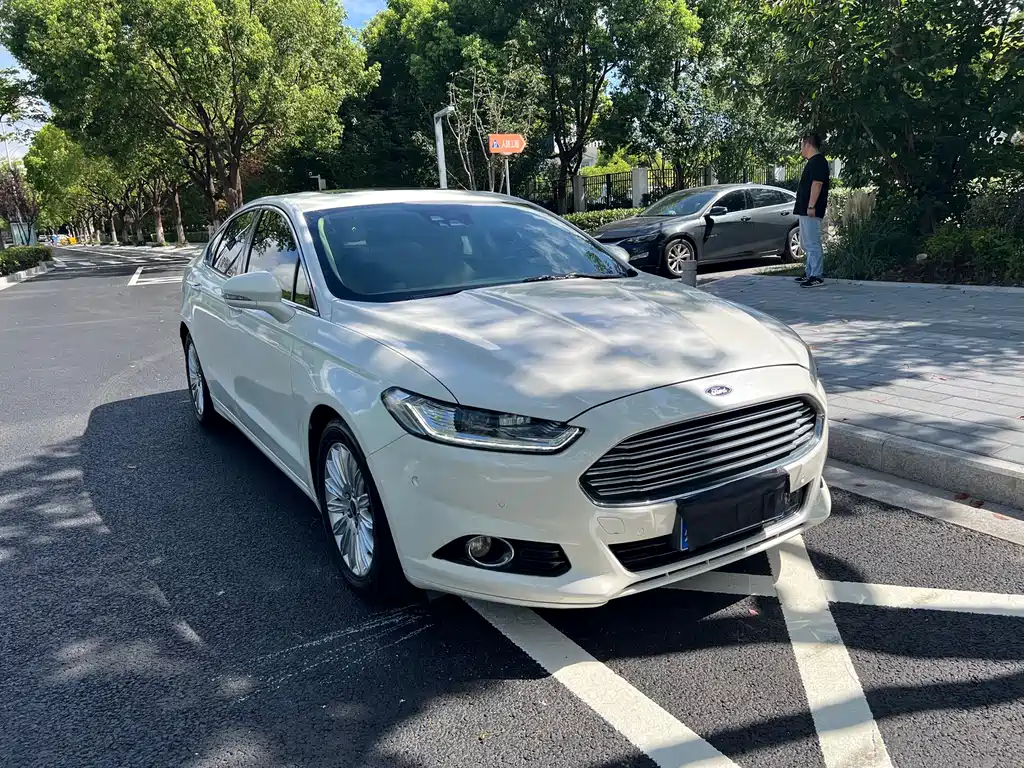 Ford Mondeo 2014 — фото 3
