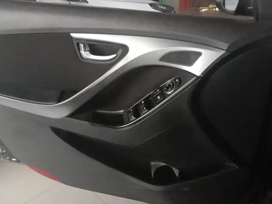 Hyundai Elantra 2015