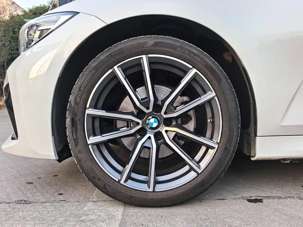BMW 3 Series 2022 — фото 16