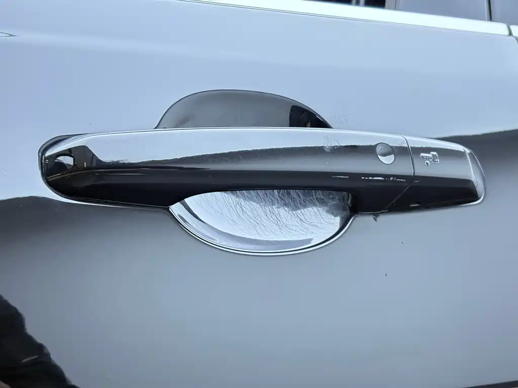 Jaguar XEL 2023 — фото 25