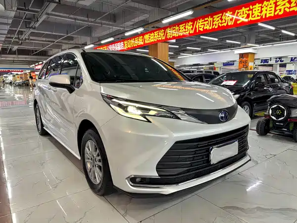 Toyota Sienna 2022
