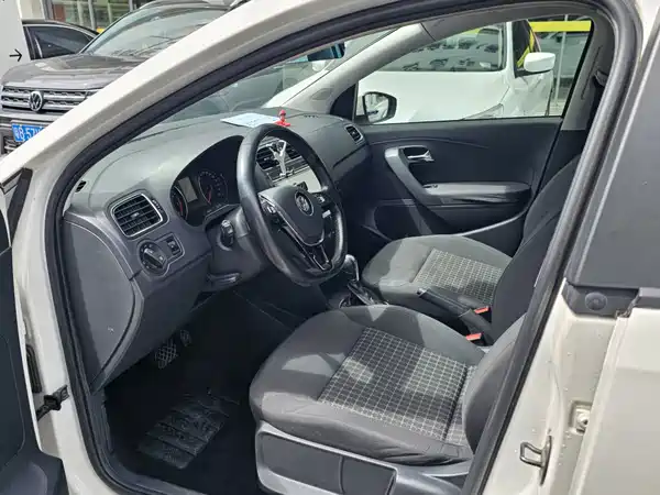 Volkswagen Polo 2016