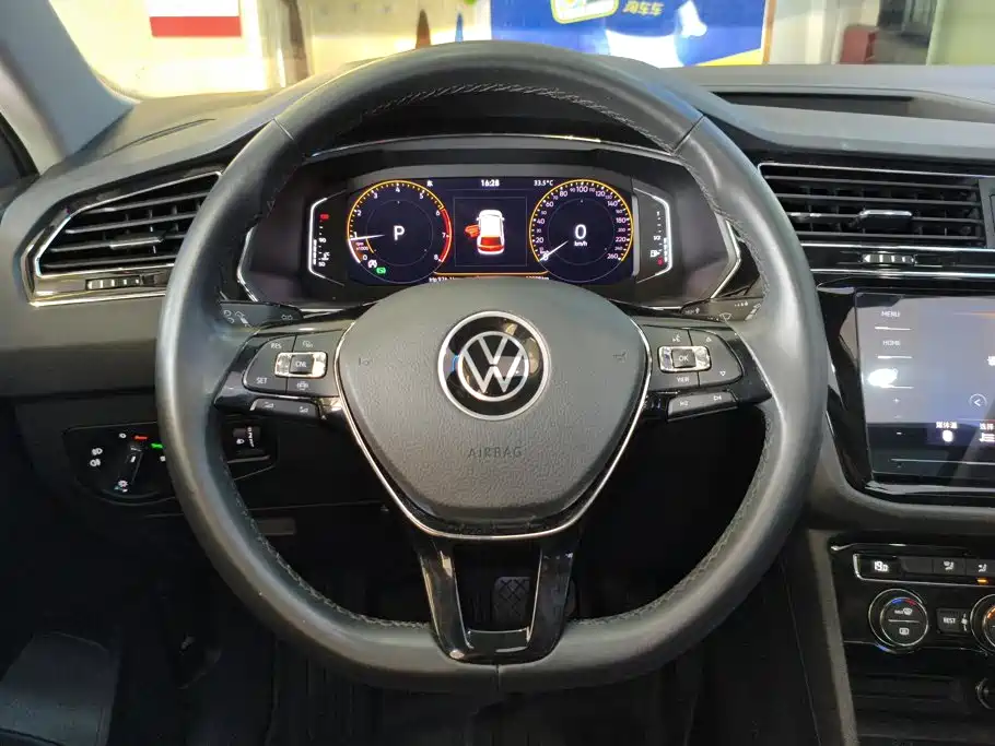 Volkswagen Tiguan L 2021 — фото 15