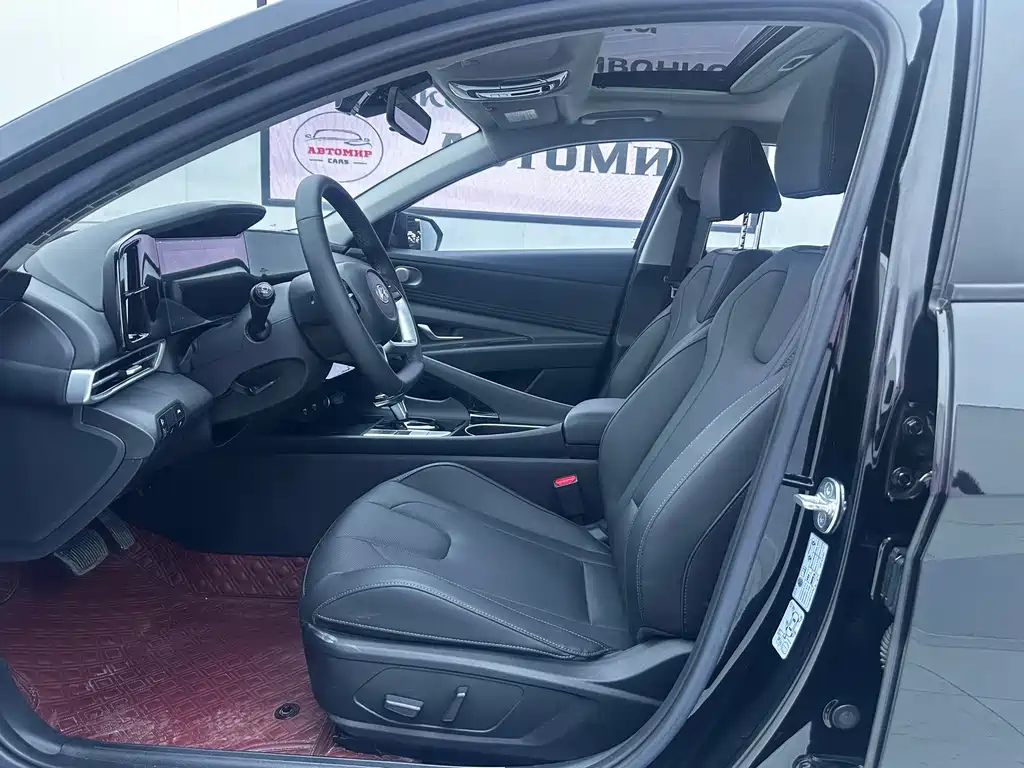 Hyundai Elantra 2022
