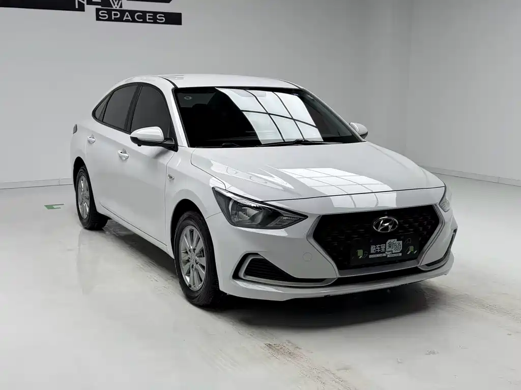 Hyundai Elantra 2020 — фото 3