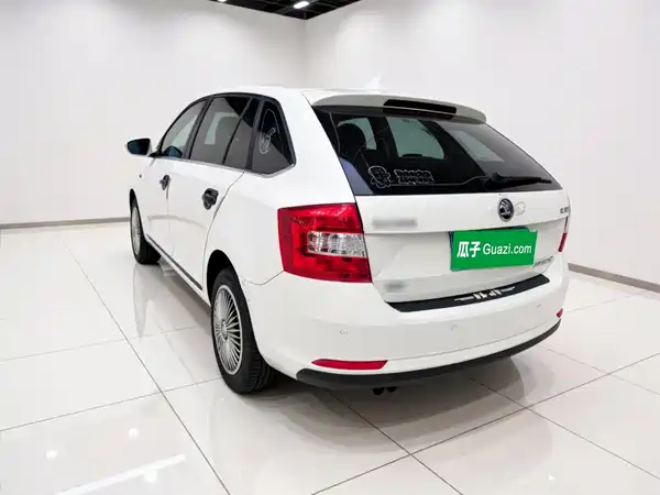 Skoda Rapid Spaceback 2016