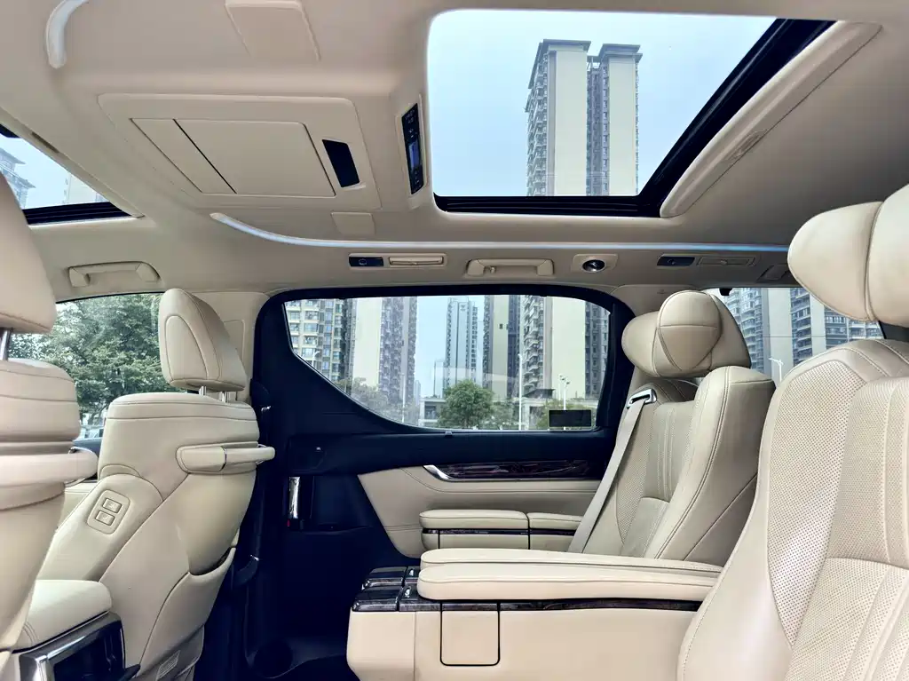 Toyota Alphard 2019 — фото 16