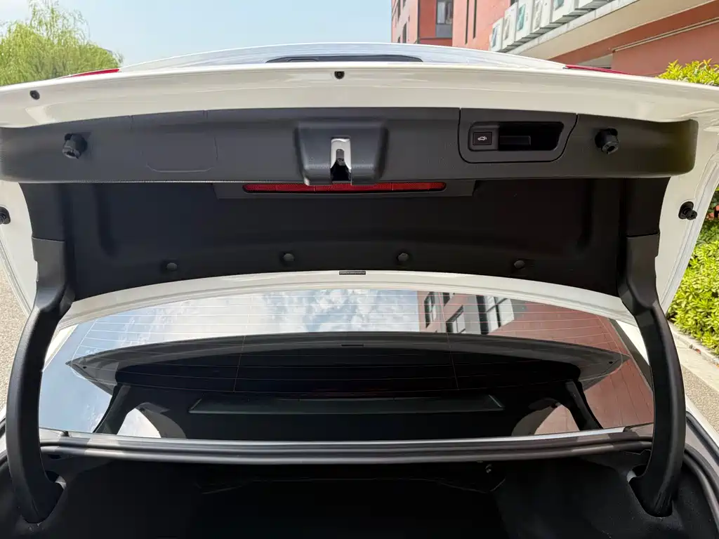 Mercedes-Benz C-Class 2023 — фото 17