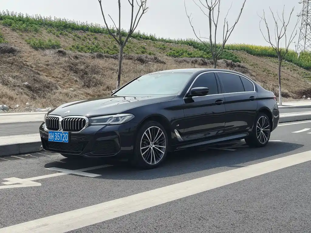 BMW 5 Series 2023 — фото 1