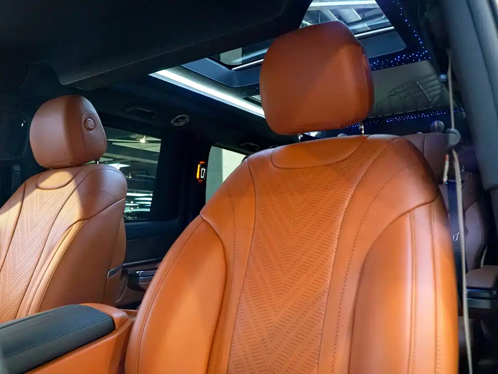Mercedes-Benz V-Class 2022 — фото 20