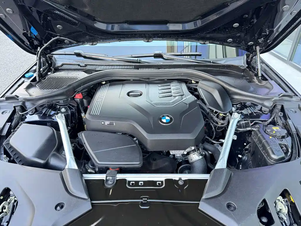 BMW 5 Series 2022 — фото 14