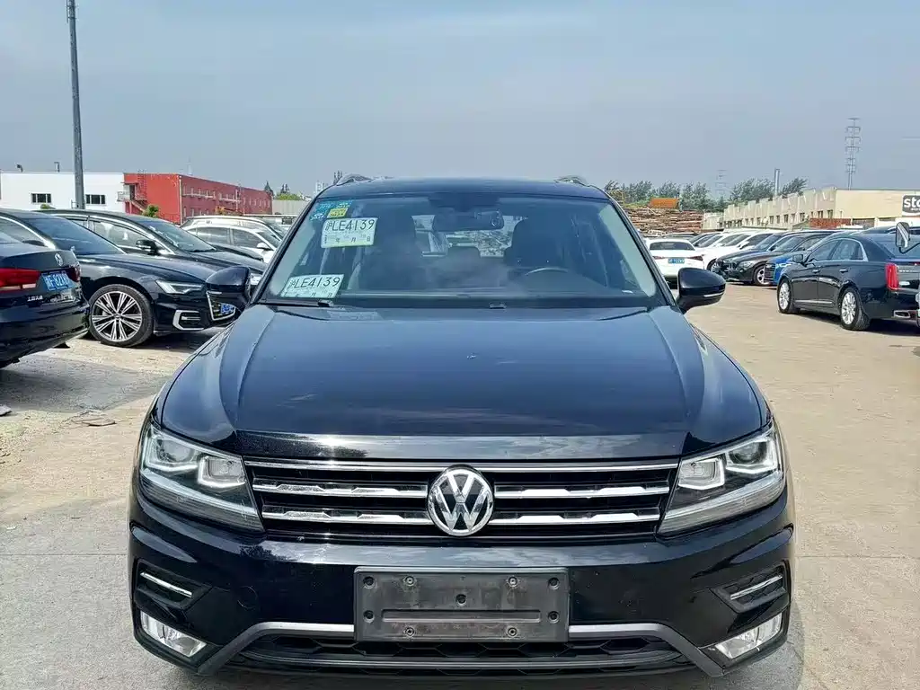 Volkswagen Tiguan L 2017 — фото 2