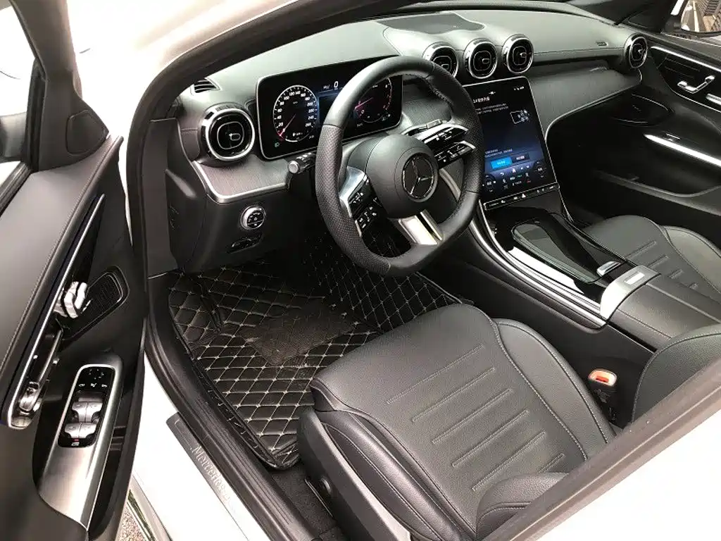 Mercedes-Benz C-Class 2023 — фото 7