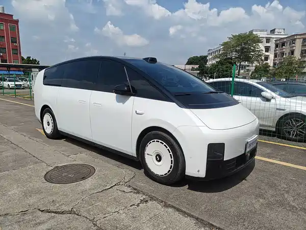 Li Auto MEGA 2024