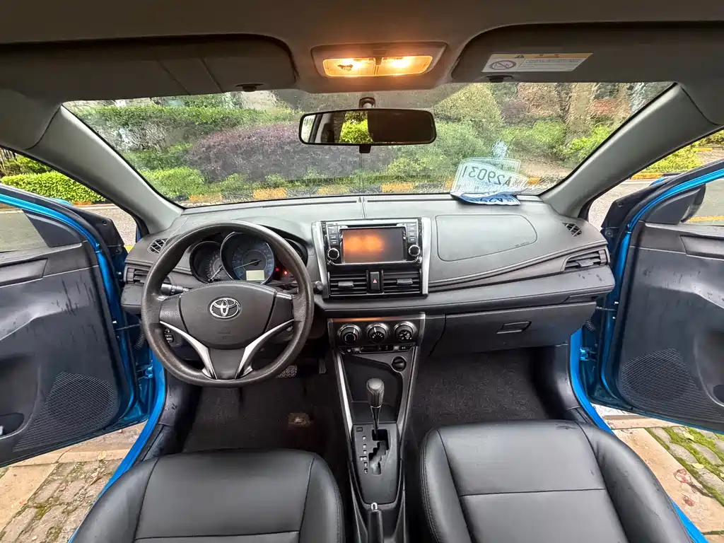 Toyota Yaris L 2016 — фото 19