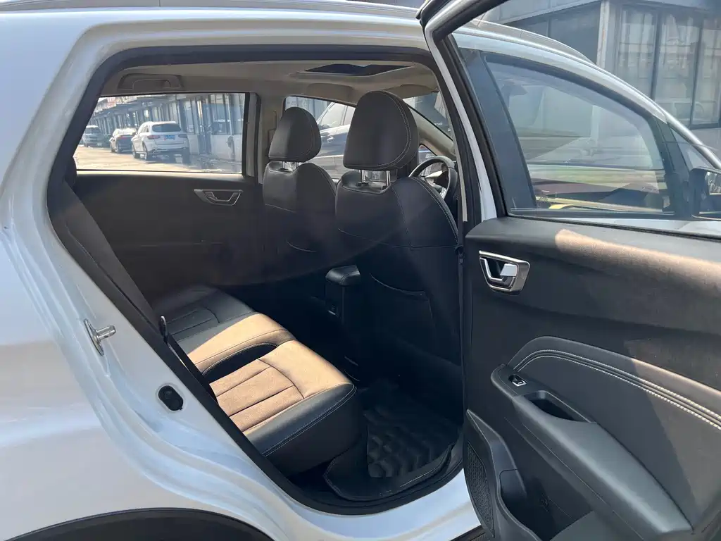 Geely Vision X3 2020 — фото 15