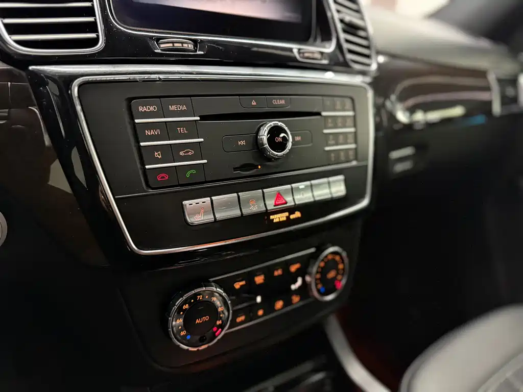 Mercedes-Benz GLS 2017 — фото 34