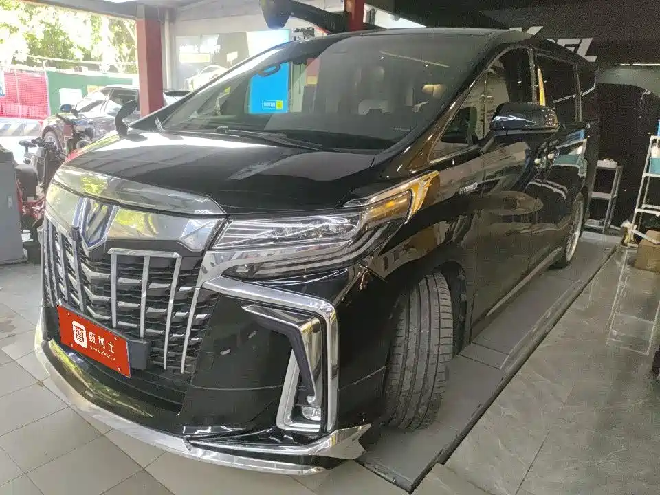 Toyota Alphard 2022 — фото 3