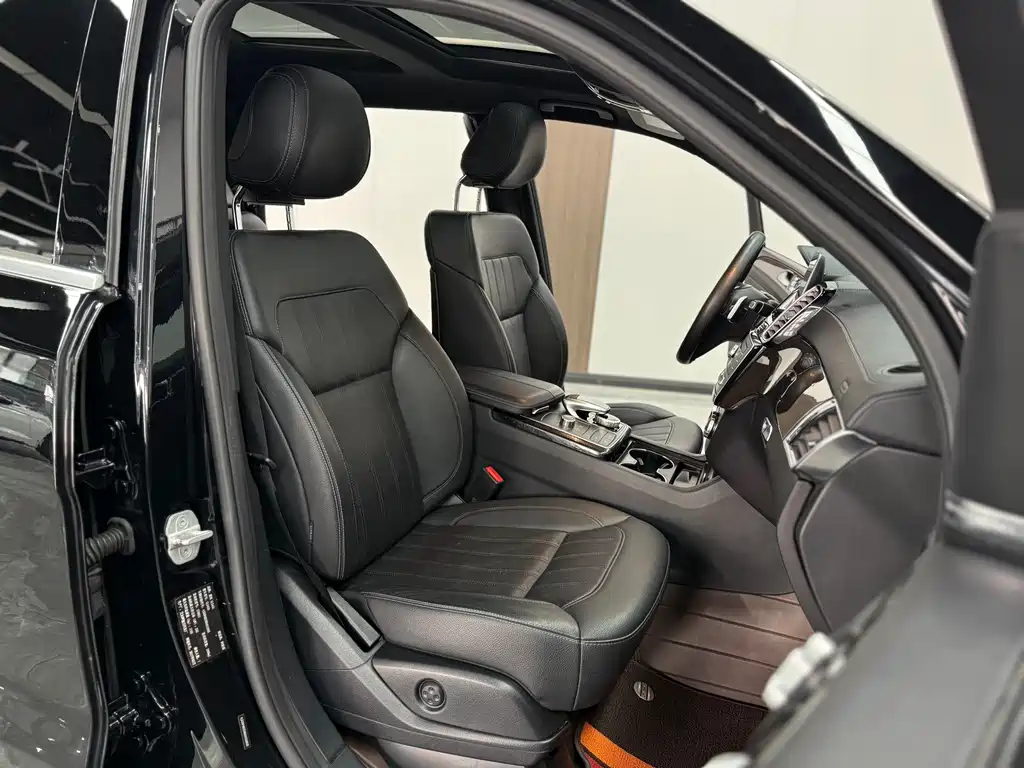 Mercedes-Benz GLS 2017 — фото 23