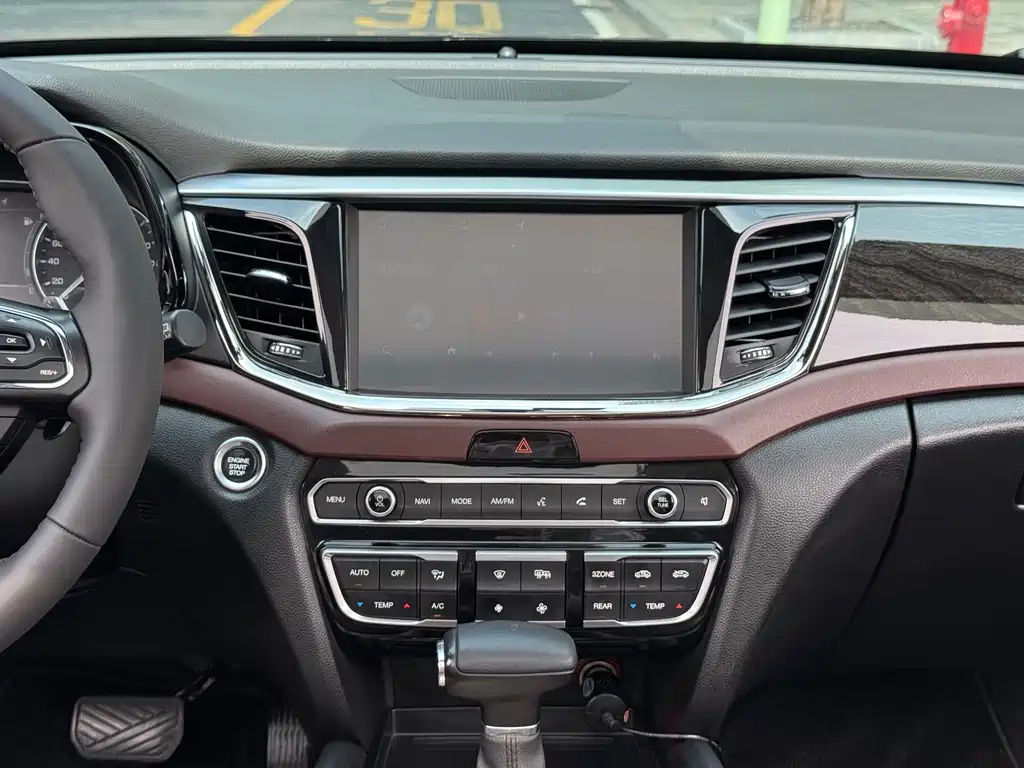 GAC Motor Trumpchi GS8 2019 — фото 17